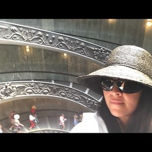 Meet your Posher, Anita